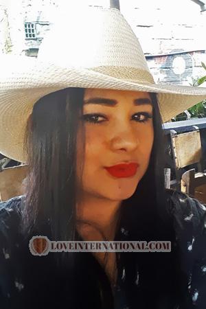 172820 - Sandra Age: 33 - Colombia