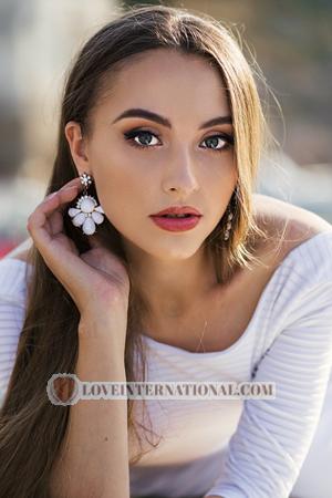 183668 - Anastasiya Age: 30 - Russia